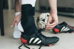 Aircast ActyFoot Ankle Brace -Racquet Gear aircast actyfoot ankle brace football 80833 30265.1698773518